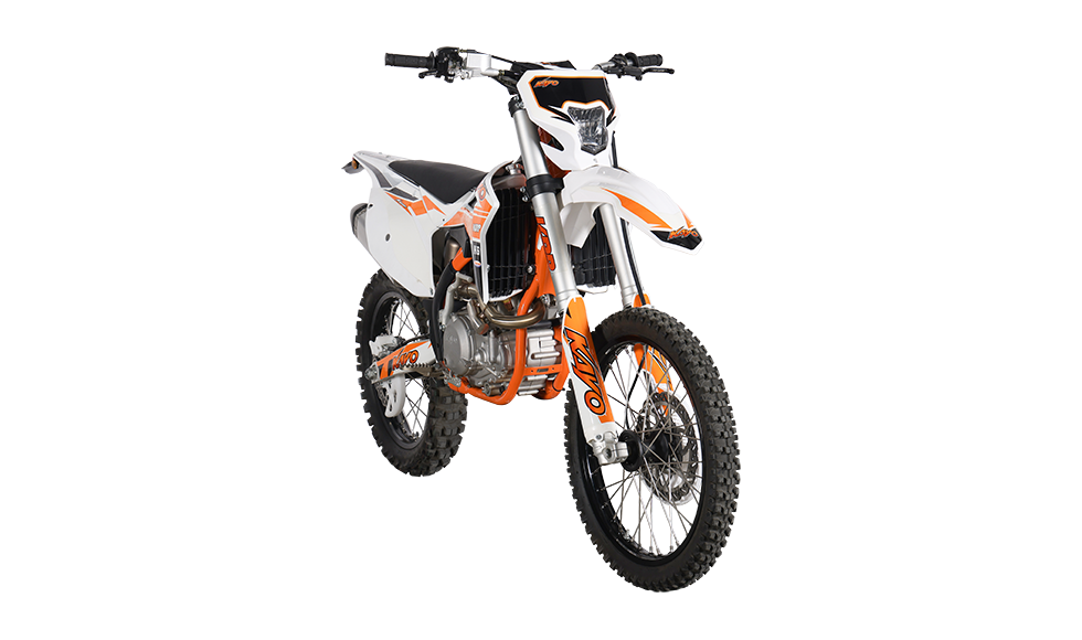 KAYO K6 250 rear 3/4 left angle view showing aluminum swingarm, chain, 18-inch tire, and taillight