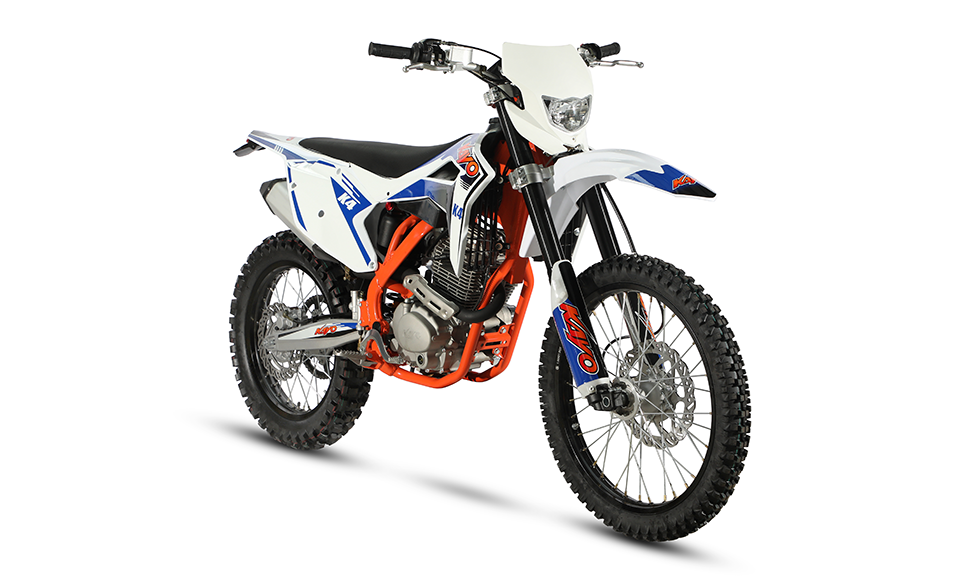 KAYO K4 250 18-inch rear wheel, aluminum swingarm, and wave disc rotor detail