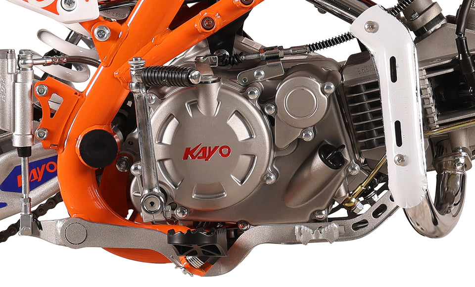KAYO TT160 155.5cc oil-cooled engine, kick starter, and frame protector detail